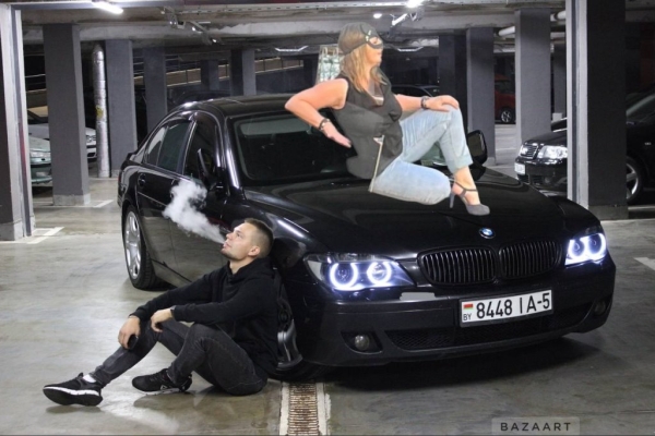 «Женщина-кошка» из Минска стала мемом. В автомобильных пабликах «пожар» «Женщина-кошка» из Минска стала мемом. В автомобильных пабликах «пожар»