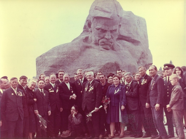 25 сентября 1971 был торжественно открыт мемориальный комплекс «Брестская крепость-герой» 25 сентября 1971 был торжественно открыт мемориальный комплекс «Брестская крепость-герой»