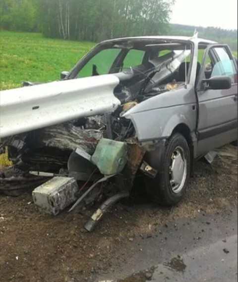 «Это не отбойник, это шампур»: что говорят белорусы о страшной аварии на трассе М6. Другие случаи и как решить проблему? «Это не отбойник, это шампур»: что говорят белорусы о страшной аварии на трассе М6. Другие случаи и как решить проблему?