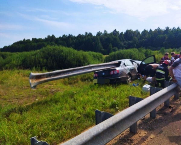 «Это не отбойник, это шампур»: что говорят белорусы о страшной аварии на трассе М6. Другие случаи и как решить проблему? «Это не отбойник, это шампур»: что говорят белорусы о страшной аварии на трассе М6. Другие случаи и как решить проблему?