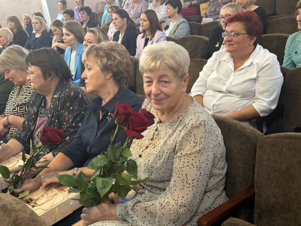 Глава Бреста побывал в школе, в которой учился сам и встретился с первой учительницей Глава Бреста побывал в школе, в которой учился сам и встретился с первой учительницей