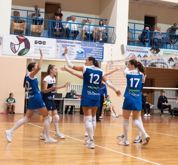 Обе волейбольные команды из Бреста с побед начали новый чемпионат Беларуси Обе волейбольные команды из Бреста с побед начали новый чемпионат Беларуси
