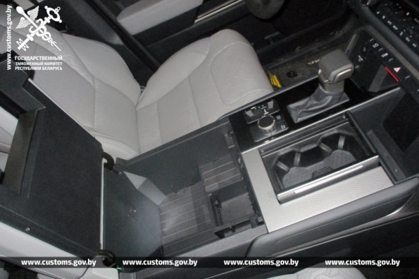 В ж/д вагоне, который должен был быть пустым, нашли автомобили на 500 тысяч долларов В ж/д вагоне, который должен был быть пустым, нашли автомобили на 500 тысяч долларов