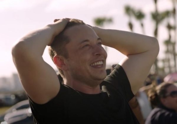 Илон Маск первым в истории достиг состояния свыше 400 миллиардов долларов