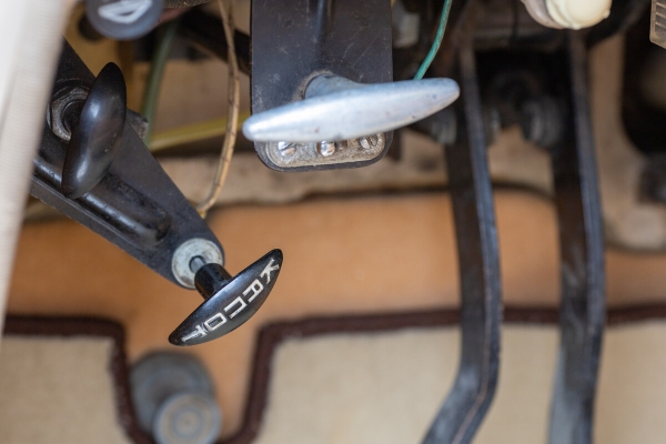 Посмотрите, какую «Волгу» отыскали в гараже у белоруса Посмотрите, какую «Волгу» отыскали в гараже у белоруса