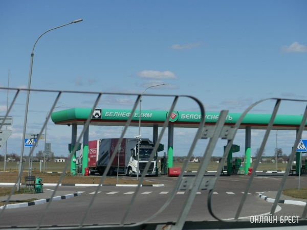 В Беларуси с завтрашнего дня дешевеет автомобильное топливо