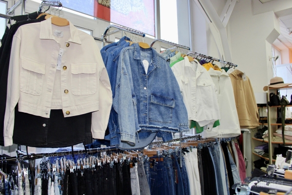 Вот что значит красивый шопинг! Большой фотообзор женской одежды «Mona Collection» в брестском ТЦ «Галерея Гранд»