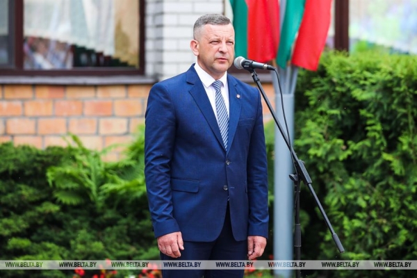 Последний звонок прозвенел для 9,5 тыс. одиннадцатиклассников области. Репортаж из Бреста Последний звонок прозвенел для 9,5 тыс. одиннадцатиклассников области. Репортаж из Бреста