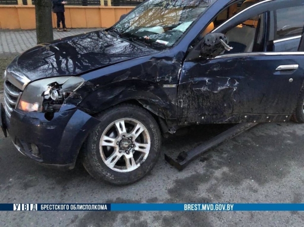 Автобус, маршрутка и автомобиль попали в Барановичах в ДТП