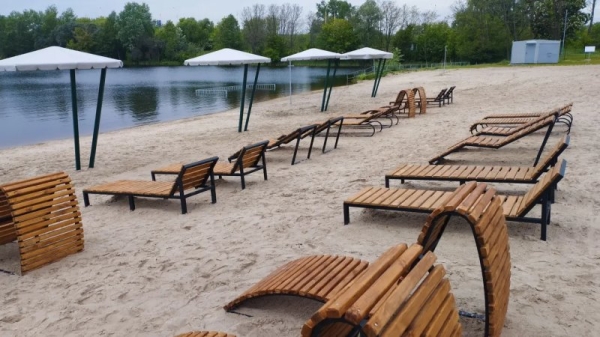 В Бресте центральный пляж на набережной огородили забором и реконструируют, но вход будет свободным В Бресте центральный пляж на набережной огородили забором и реконструируют, но вход будет свободным