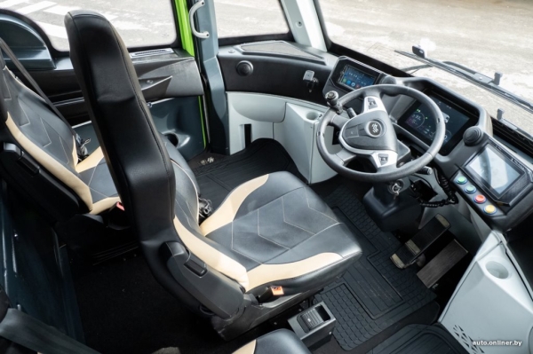 Первый белорусский электрогрузовик испытывают в работе. Как он выглядит