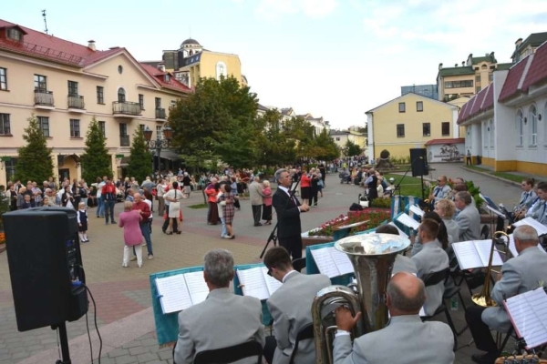 В Бресте открывается сезон музыкальных вечеров на Советской: программа В Бресте открывается сезон музыкальных вечеров на Советской: программа