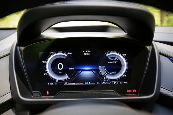 22-летний парень из Жодино купил BMW i8 за $100 тысяч — доволен?