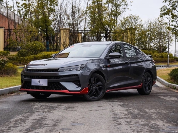 «Москвич» показал первое изображение двух новых моделей