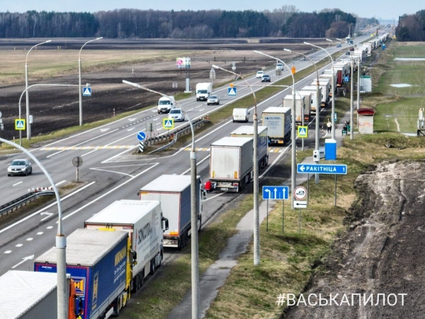 Очереди из фур на границе Беларуси и ЕС за выходные сократились в разы