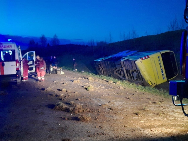 Автобус с пассажирами съехал в кювет на трассе М7 Автобус с пассажирами съехал в кювет на трассе М7