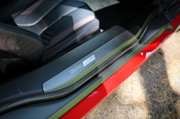 22-летний парень из Жодино купил BMW i8 за $100 тысяч — доволен?