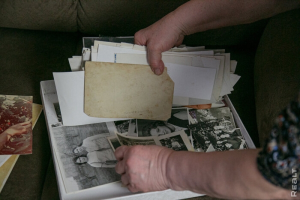 «Летом здесь гул — как на аэродроме». Семья переехала из столицы в старый дом в глухой деревне — и не жалеет