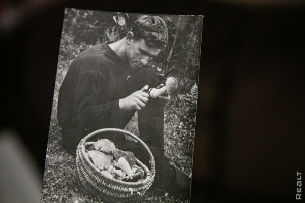 «Летом здесь гул — как на аэродроме». Семья переехала из столицы в старый дом в глухой деревне — и не жалеет