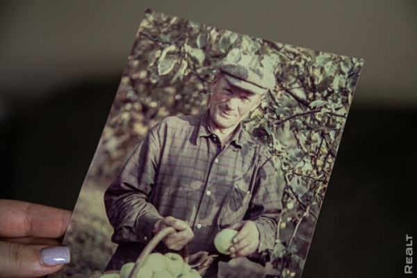 «Летом здесь гул — как на аэродроме». Семья переехала из столицы в старый дом в глухой деревне — и не жалеет