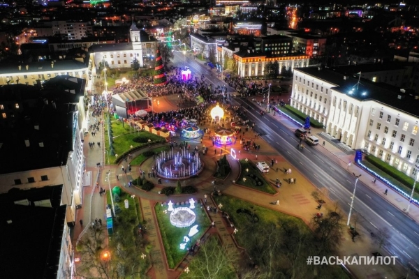 В Бресте «зажгли» главную ёлку города. Вид с высоты